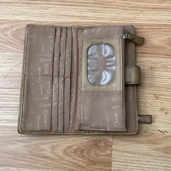 Fossil leather wallet with bird and pink/orange details. - Picture 4 of 4